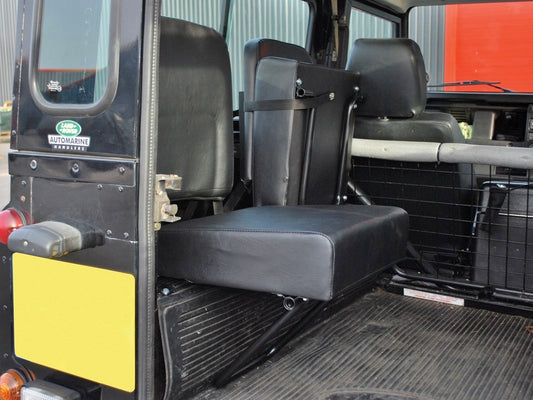 Rear Inward Facing Seat [Black]