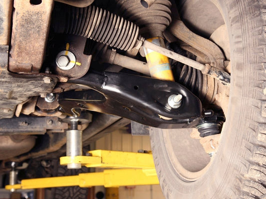 Discovery 3 Front Lower Suspension Arm [RH] Inc Fitting Kit