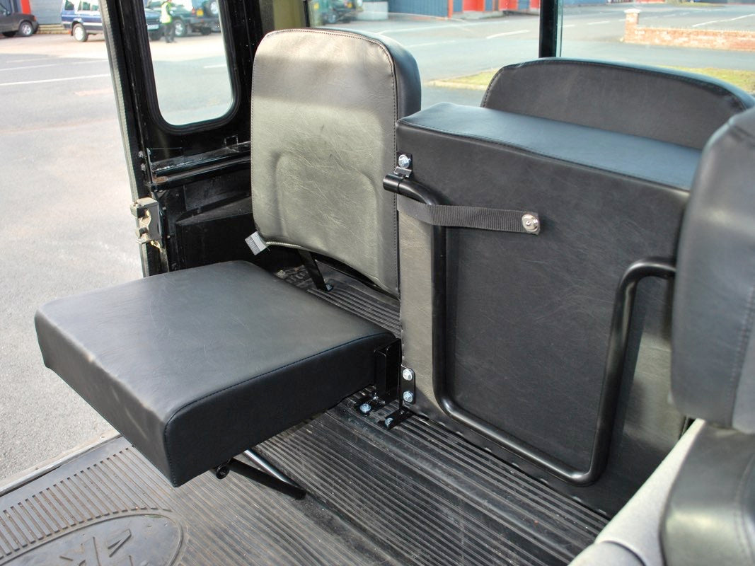 Rear Inward Facing Seat [Black]