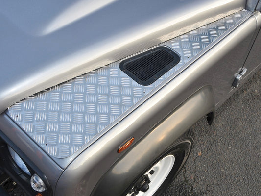 Defender (87-16) Wing Top chequer Plate [Aluminium]