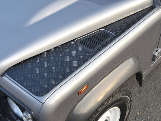 Defender (87-16) Wing Top Chequer Plate [Black]