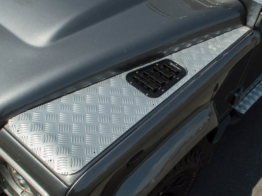 Defender (87-16) Wing Top Chequer Plate [Silver]